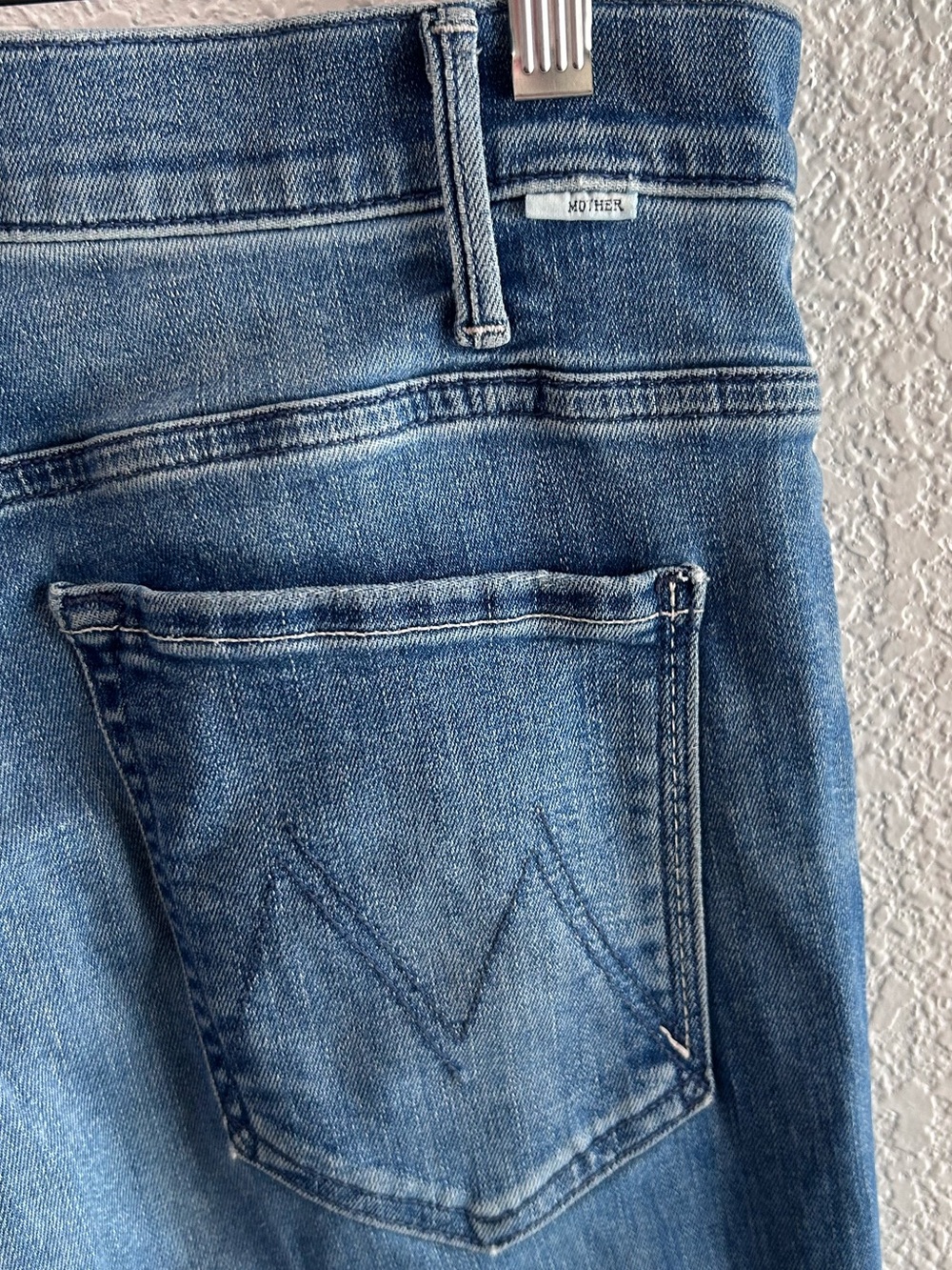 MOTHER The Hustler Ankle Fray Distressed Jeans Can’t Stop Staring Wash Size 32 - Picture 2 of 9